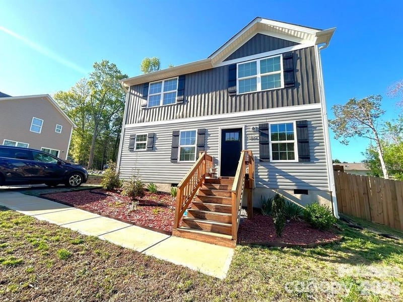 606 Carpenter St, Dallas, NC 28034