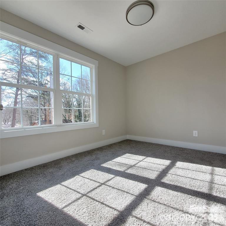 606 Carpenter St, Dallas, NC 28034