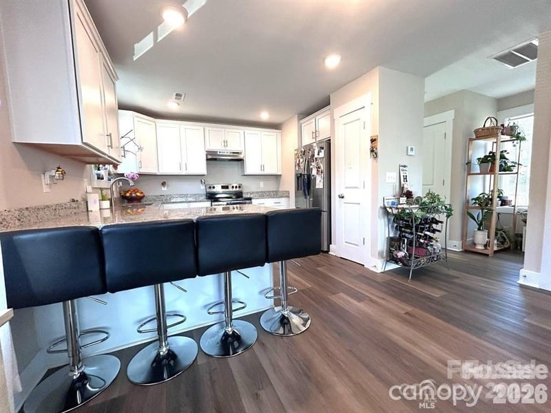 606 Carpenter St, Dallas, NC 28034