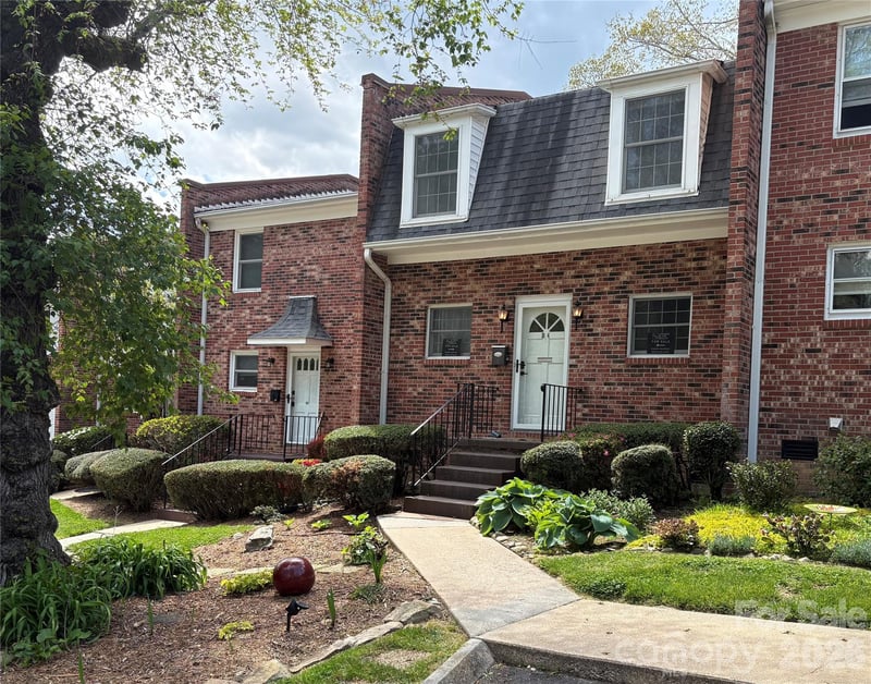 1409 Kensington Rd #B-4, Hendersonville, NC 28791