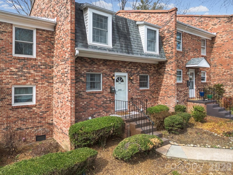 1409 Kensington Rd #B-4, Hendersonville, NC 28791