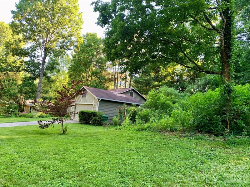 8 Turkey Toe Ln, Arden, NC 28704