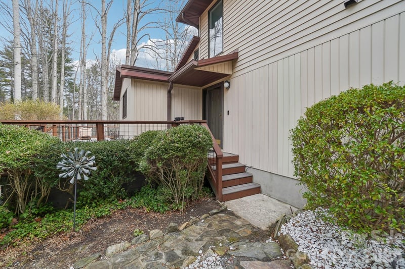 623 Owensby Rd, Hendersonville, NC 28792