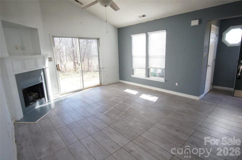 8913 Cinnabay Dr, Charlotte, NC 28216
