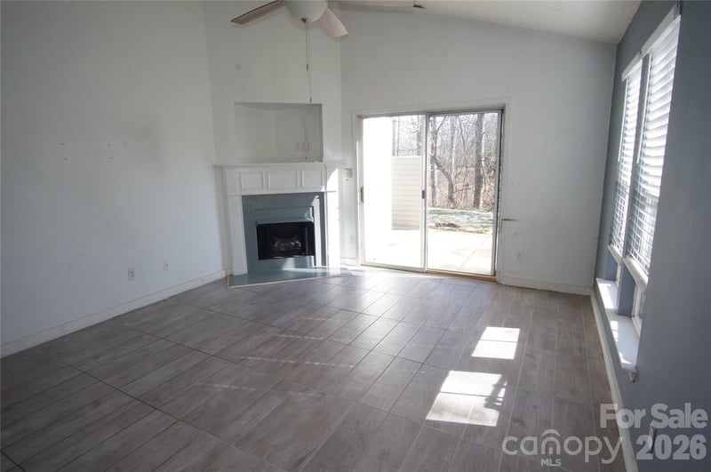 8913 Cinnabay Dr, Charlotte, NC 28216