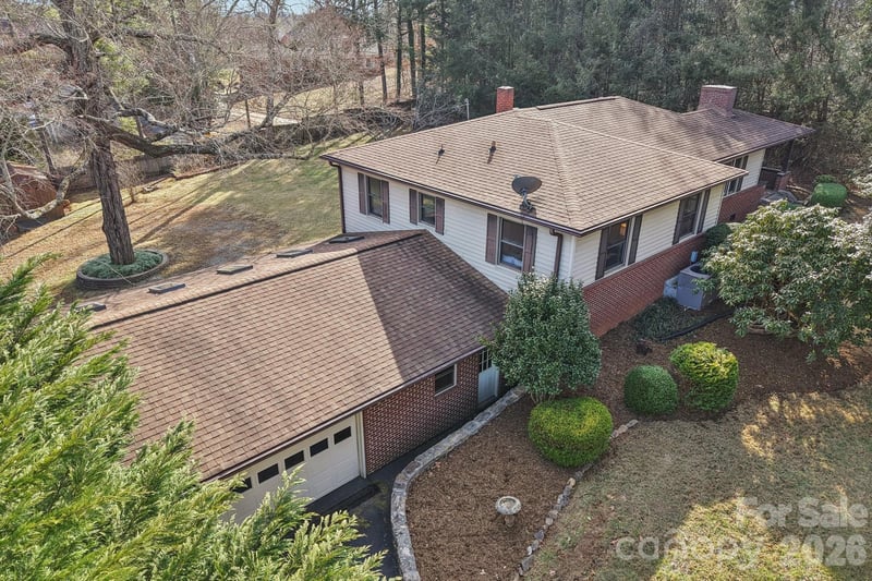 10 Oak Forest Dr, Asheville, NC 28803