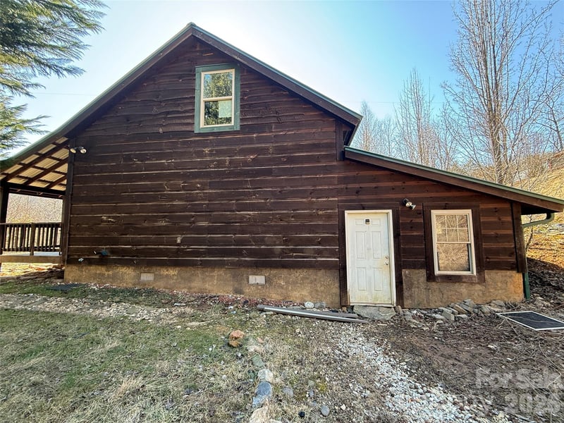 24 Supooh Ln, Sylva, NC 28779