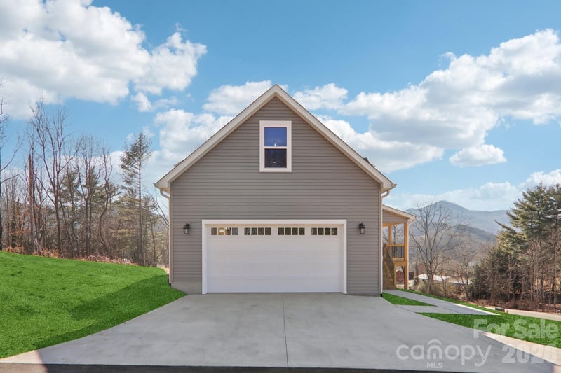 127 Lincoln Ridge Dr, Candler, NC 28715