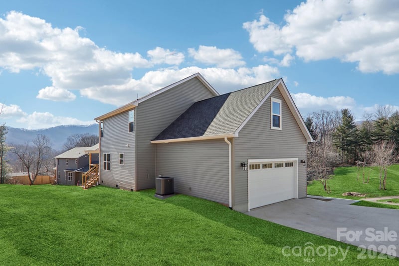 127 Lincoln Ridge Dr, Candler, NC 28715