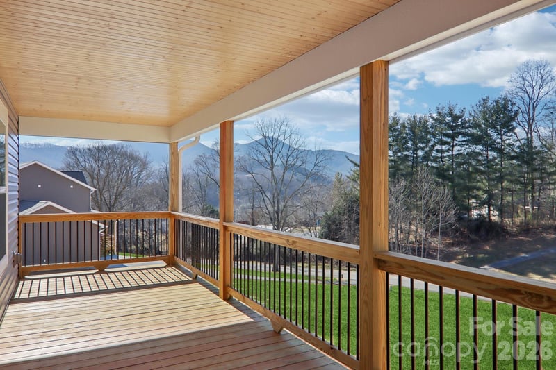 127 Lincoln Ridge Dr, Candler, NC 28715