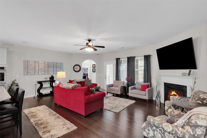 379 Kentmere Ln, Lake Wylie, SC 29710