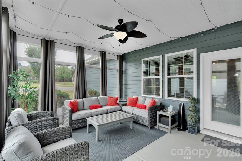 379 Kentmere Ln, Lake Wylie, SC 29710