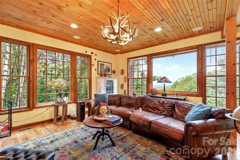 491 Valley View Dr, Mars Hill, NC 28754