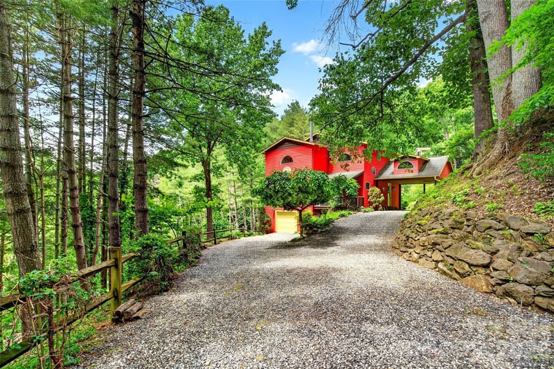 491 Valley View Dr, Mars Hill, NC 28754