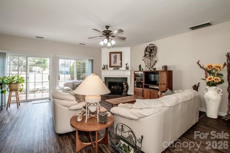 3233 Mannington Dr, Charlotte, NC 28270
