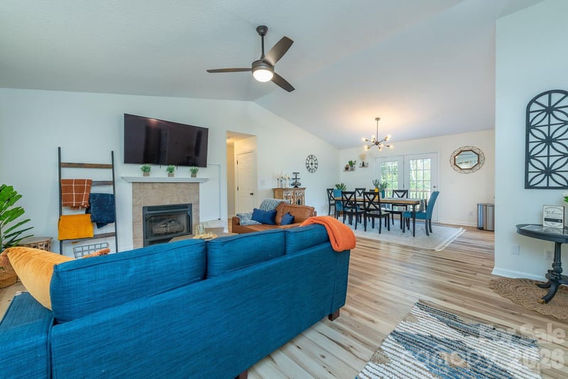 18 Garrison Rd, Weaverville, NC 28787