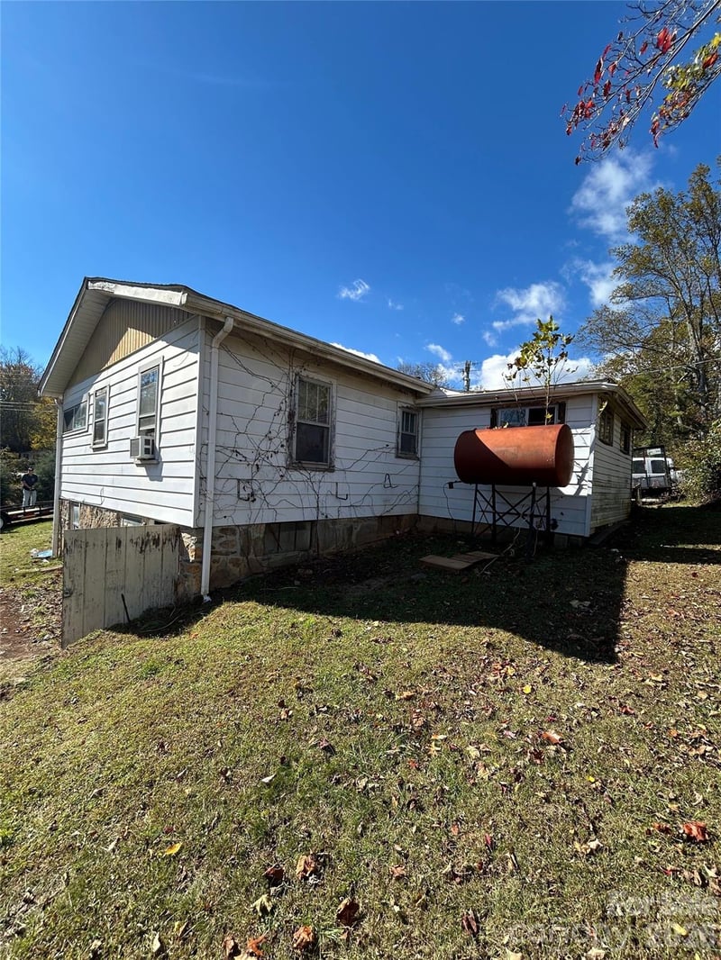 39 Rocky Ridge Rd, Asheville, NC 28806