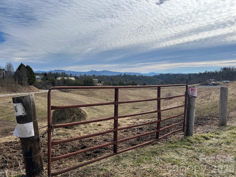 2776 Bend Of Ivy Rd, Marshall, NC 28753