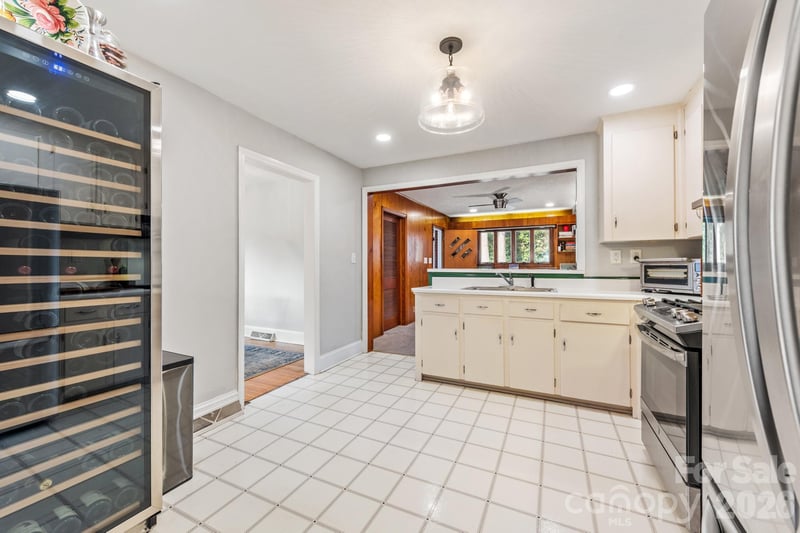 1708 Miles Ct, Charlotte, NC 28216