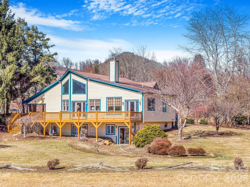 22 Mountain Spring Ln, Canton, NC 28716