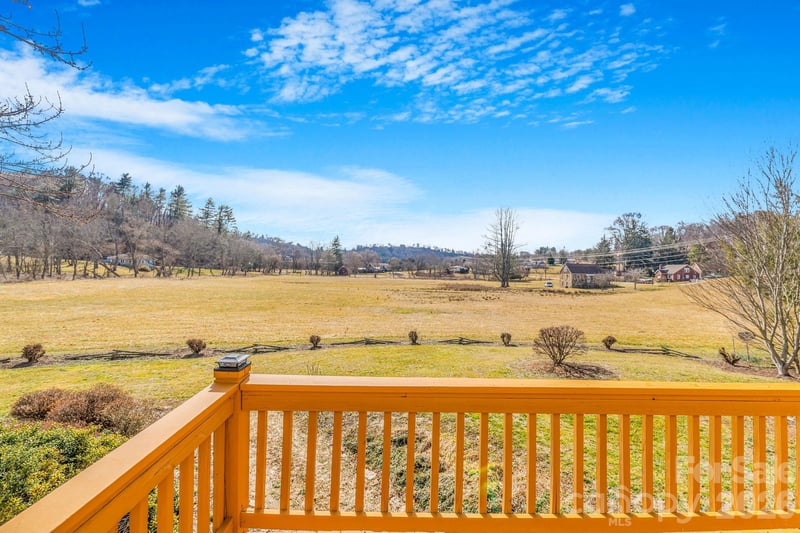 22 Mountain Spring Ln, Canton, NC 28716