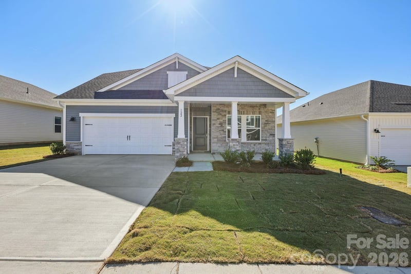 1419 Blue Jay St, Newton, NC 28658