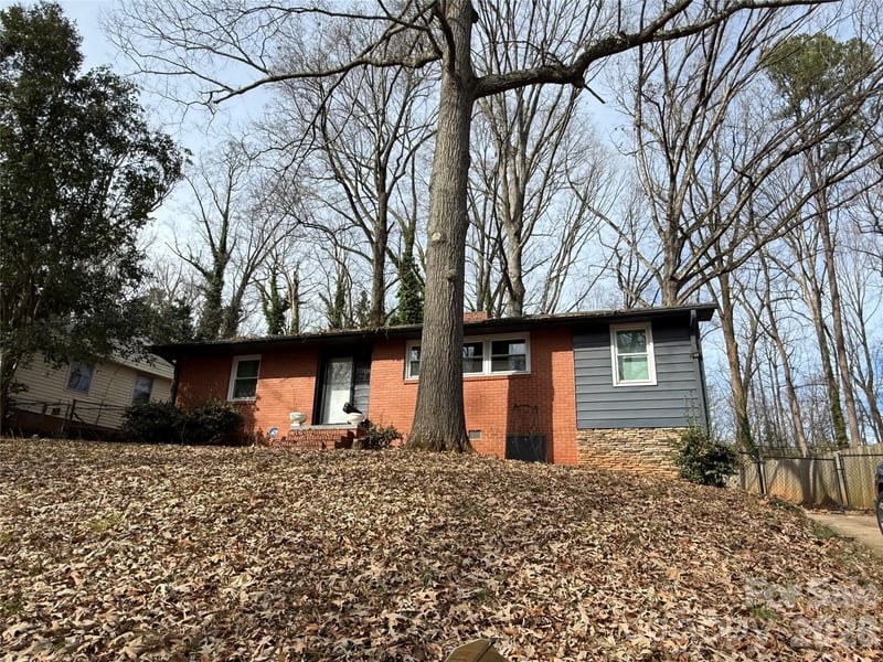 1826 Camp Greene St, Charlotte, NC 28208
