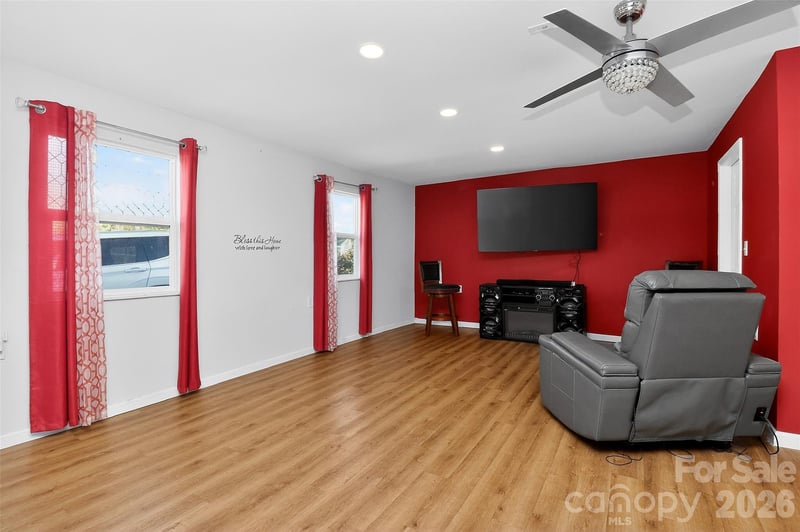 5525 Alpine Ln, Charlotte, NC 28269