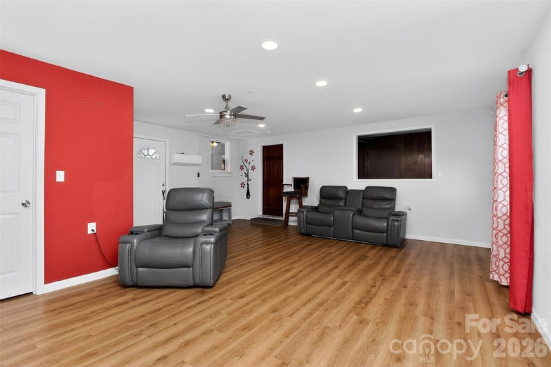 5525 Alpine Ln, Charlotte, NC 28269