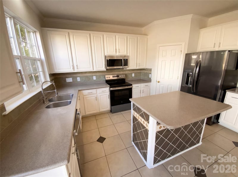 10803 Fountaingrove Dr, Charlotte, NC 28262