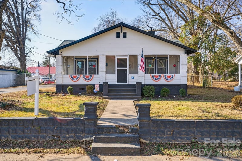 121 Holland St, Gaffney, SC 29341