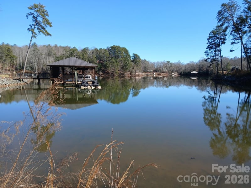 5747 Lake Pointe Dr, Granite Falls, NC 28630