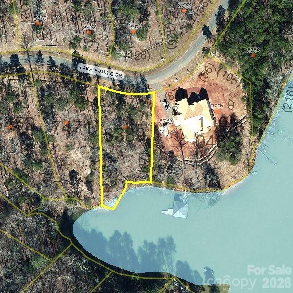 5747 Lake Pointe Dr, Granite Falls, NC 28630