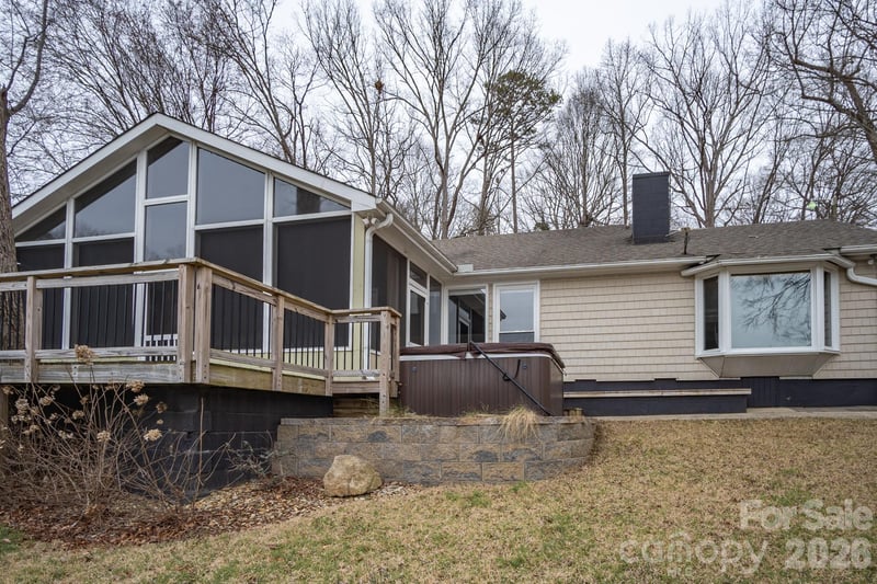 208 Island View Rd, Mount Holly, NC 28120