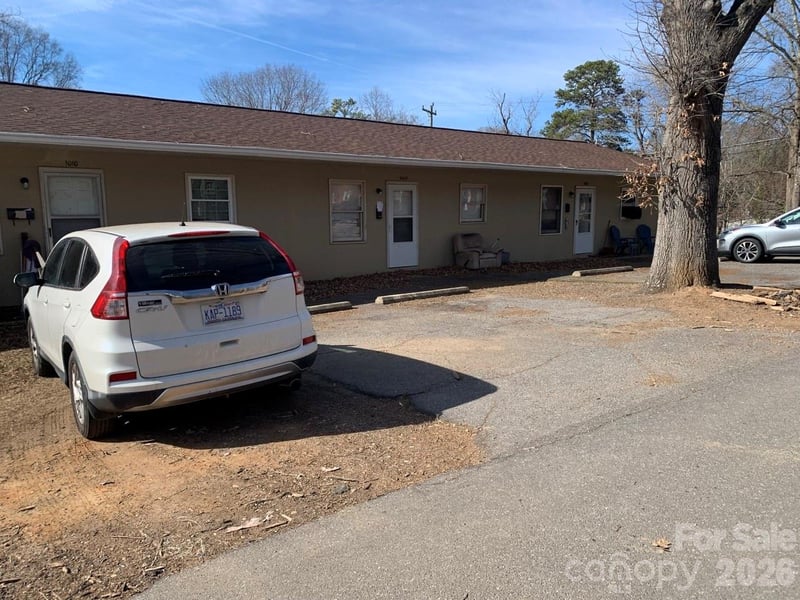 1006 3rd St, Hickory, NC 28602