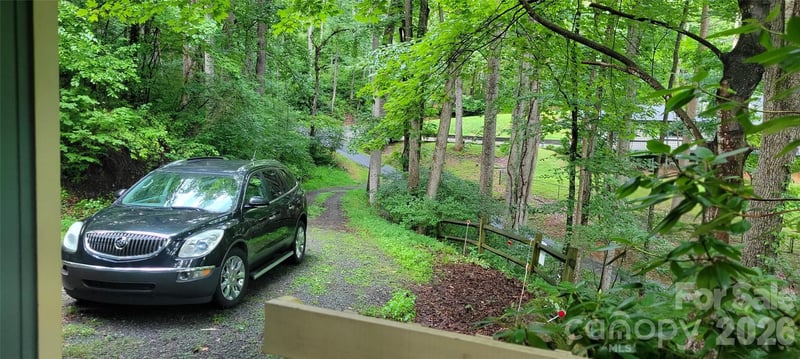 445 Allison Dr, Maggie Valley, NC 28751