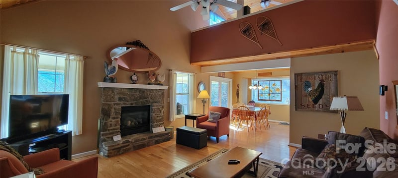 445 Allison Dr, Maggie Valley, NC 28751