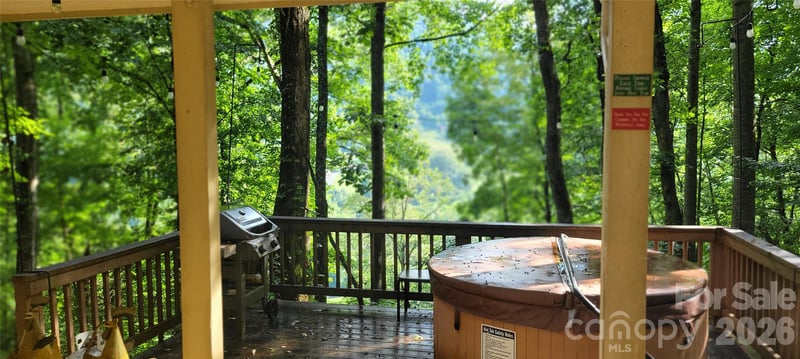 445 Allison Dr, Maggie Valley, NC 28751