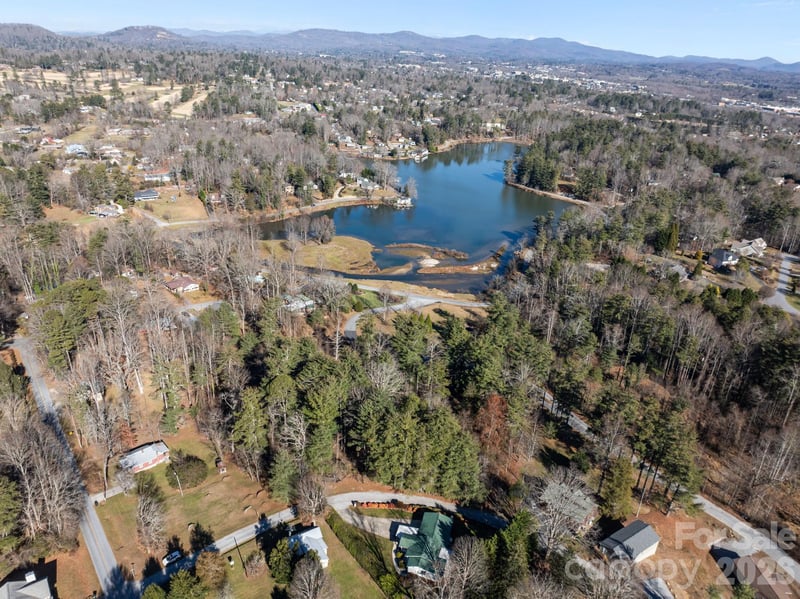 114 Oscelake Way, Hendersonville, NC 28739