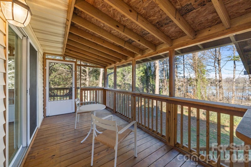 4278 Harbor Ln, Sherrills Ford, NC 28673