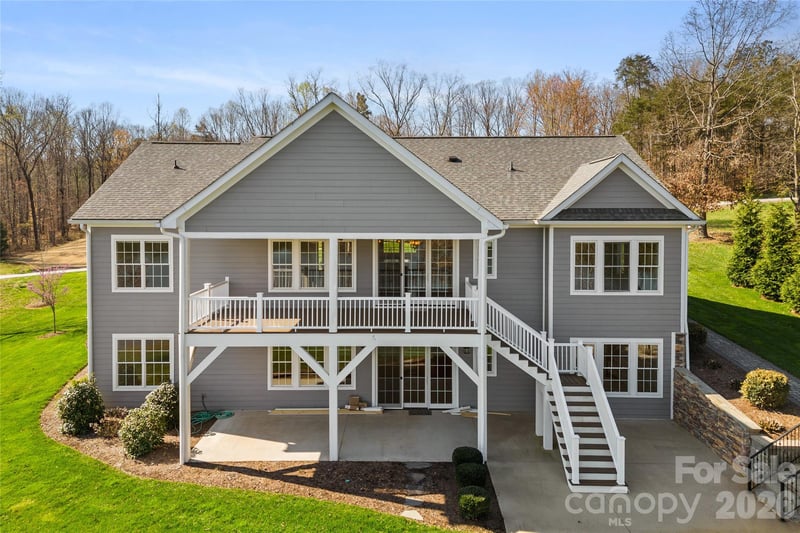 490 Mapleton Ln, Columbus, NC 28722
