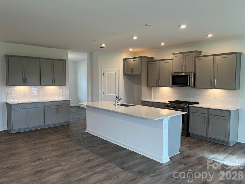 12113 Bradshaw Ct, Charlotte, NC 28278