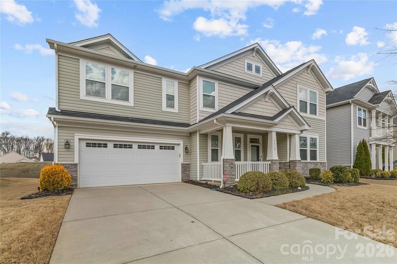 7512 Meridale Forest Dr, Charlotte, NC 28269
