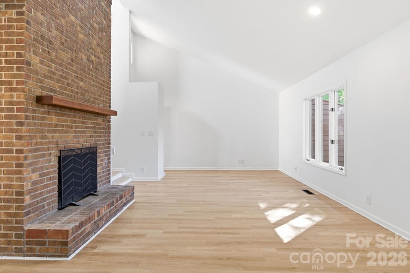 402 Woodfield Dr, Asheville, NC 28803