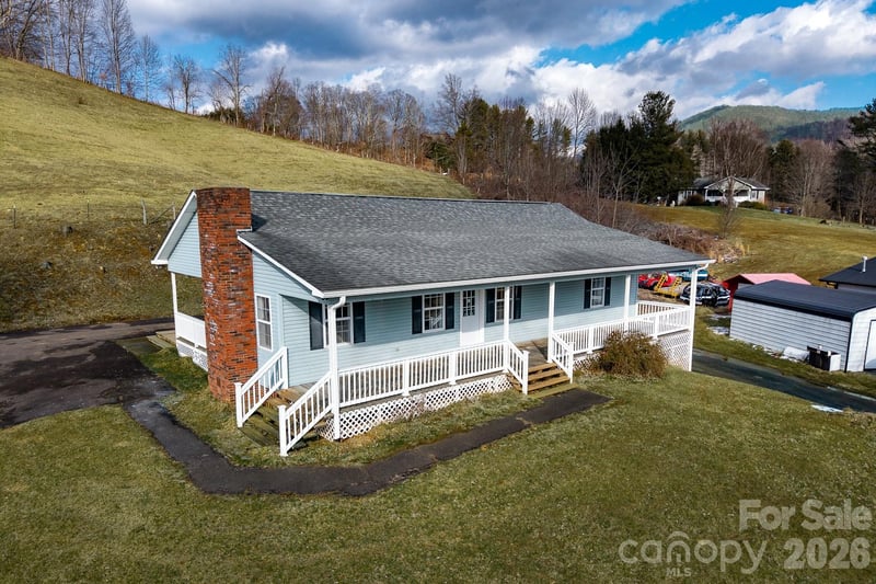 7215 Hwy 421 Hw, Vilas, NC 28692