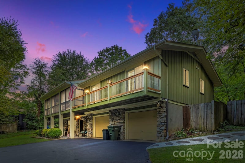 3017 Chestnut Tree Rd, Hendersonville, NC 28792
