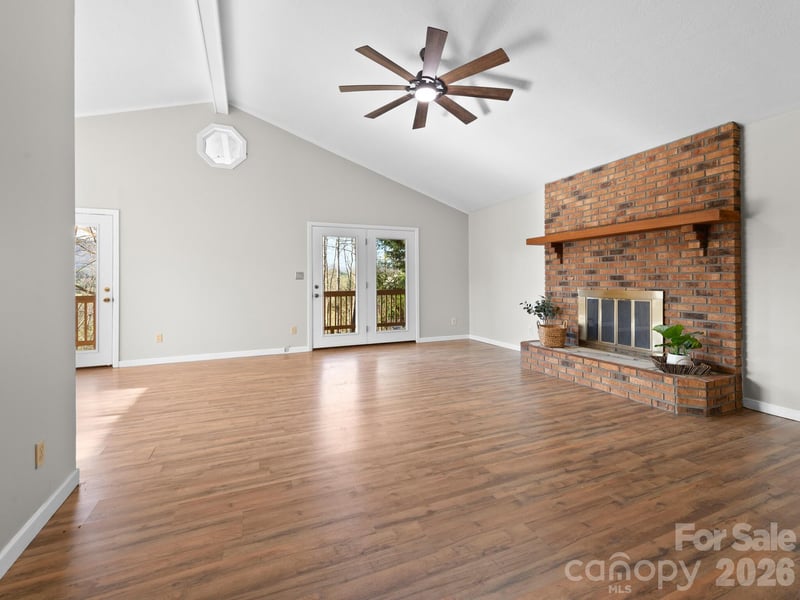 331 River Ridge Dr, Burnsville, NC 28714