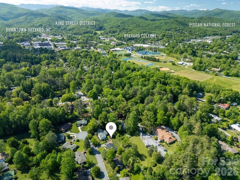 84 Far Hills Ter, Brevard, NC 28712