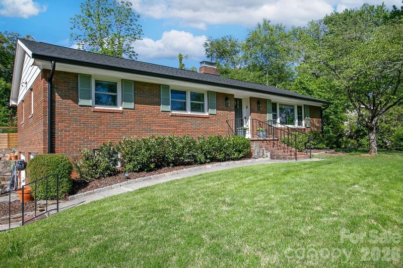 84 Far Hills Ter, Brevard, NC 28712