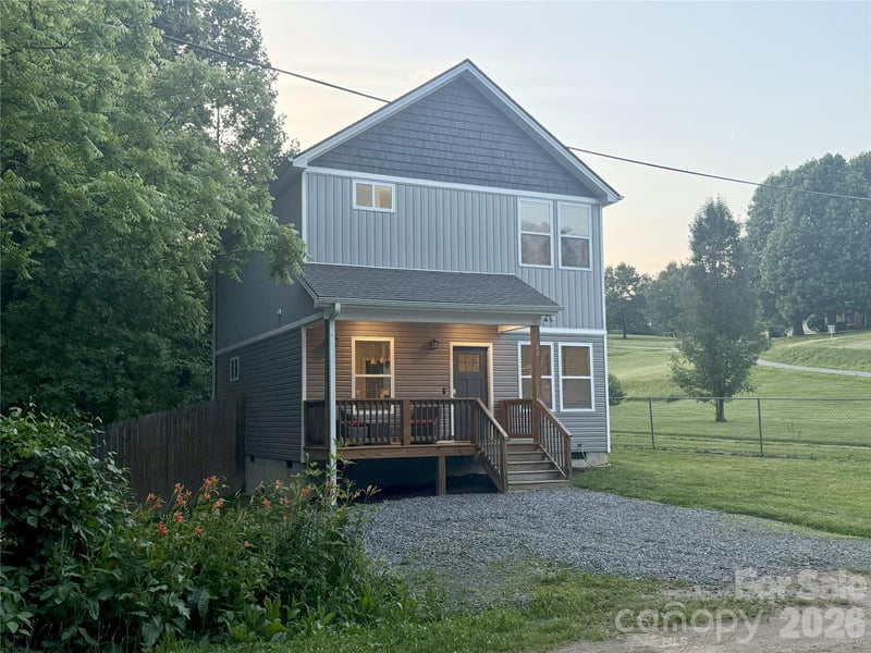 22 Daniel Rd, Asheville, NC 28806